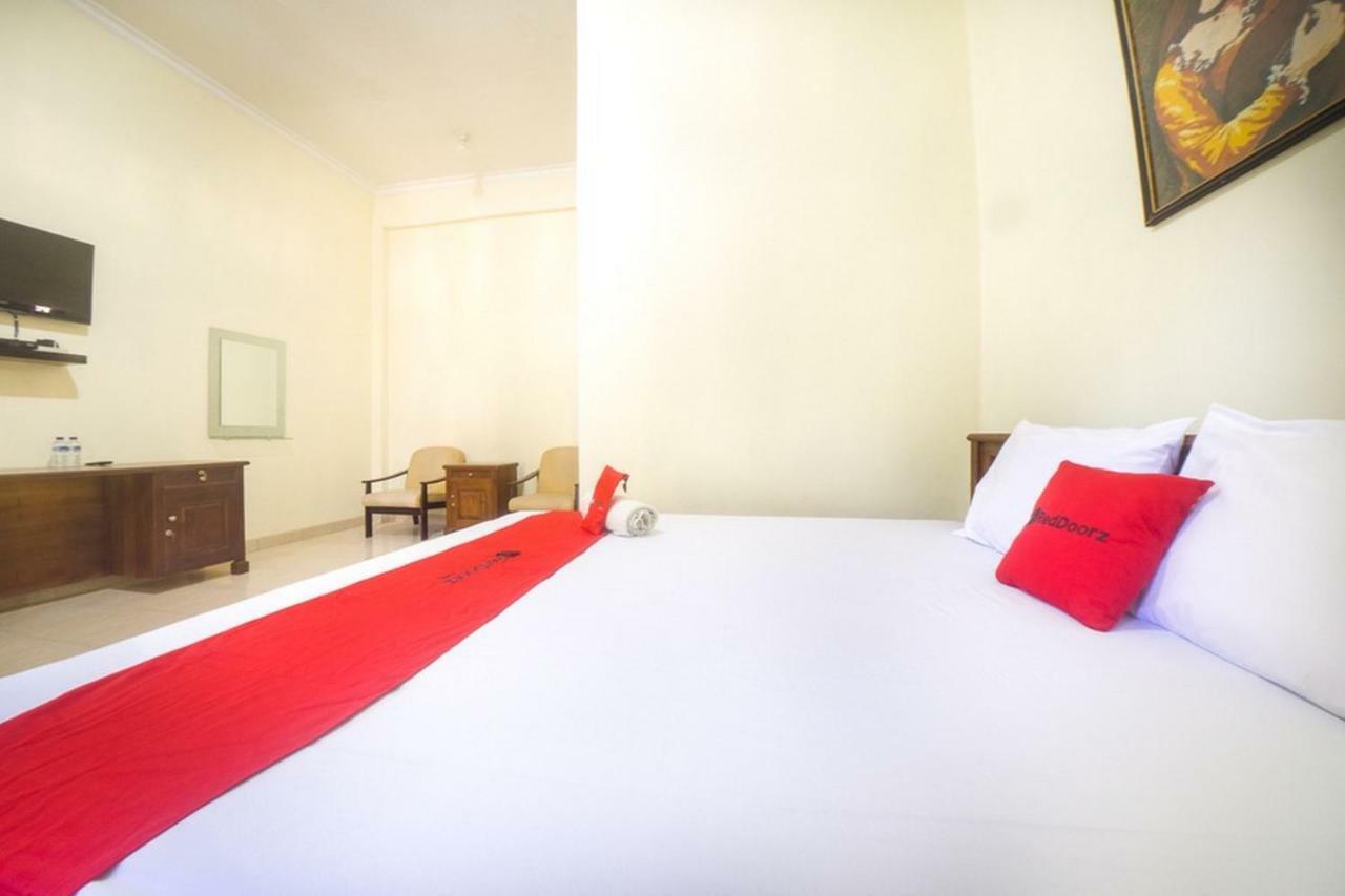 เรดดอร์ซ เนียร์ นูซา เจนดานา ยูนิเวอร์ซิตี้ Hotel กูปัง ภายนอก รูปภาพ